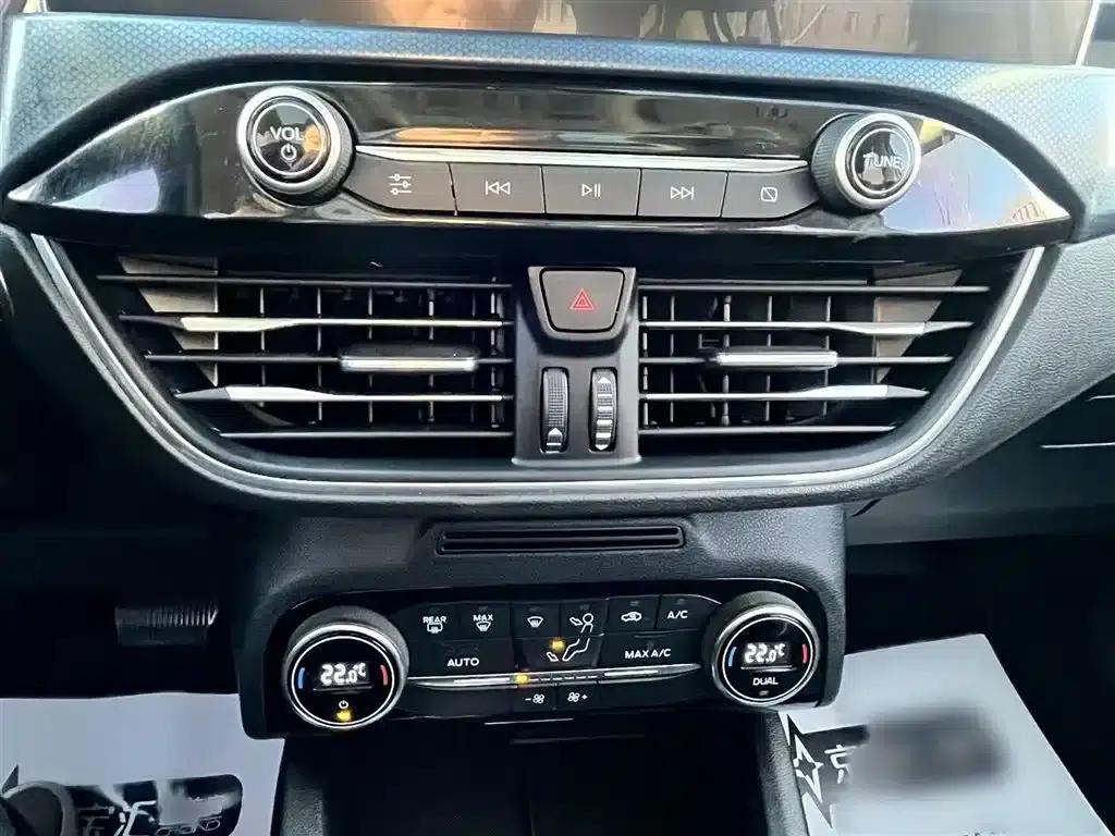 2020 Ford Focus Active EcoBoost 180 Automatic Sport Edition — миниатюра 15
