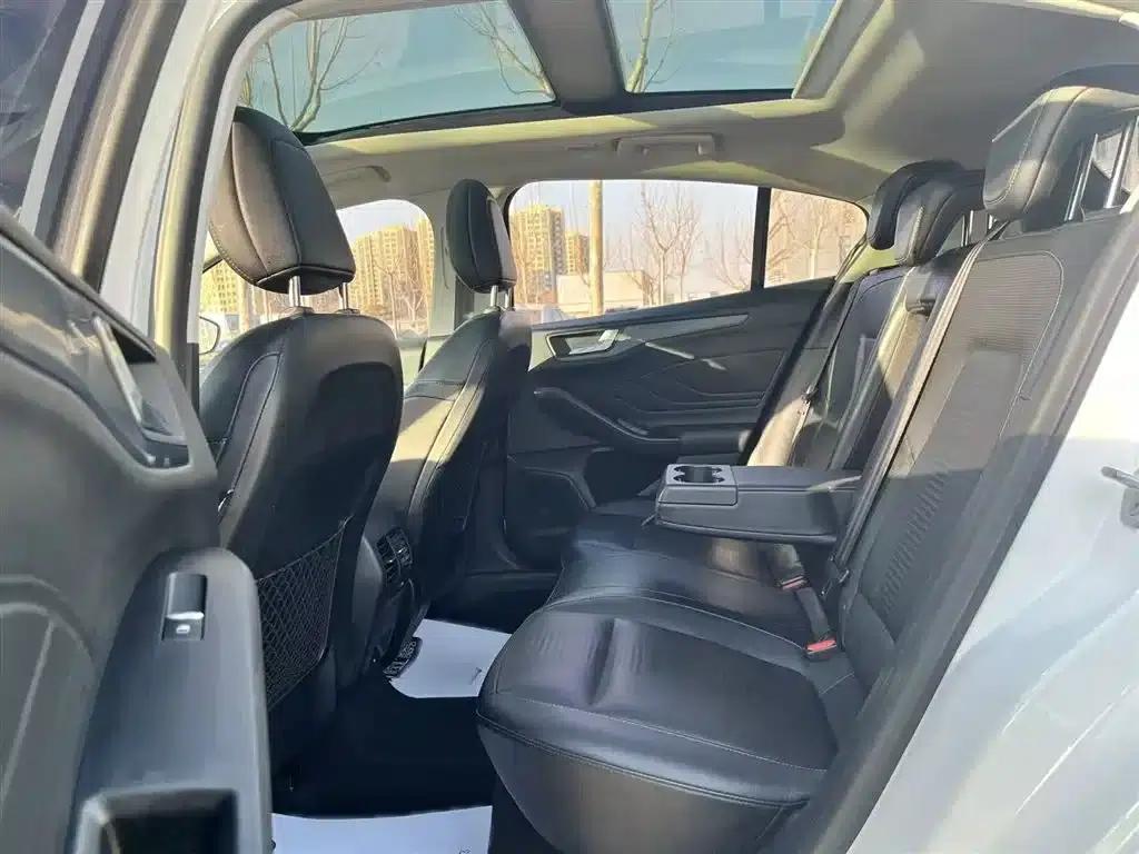 2020 Ford Focus Active EcoBoost 180 Automatic Sport Edition — миниатюра 18