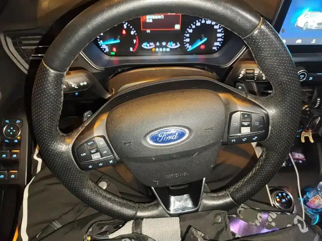 2020 Ford Focus Active EcoBoost 180 Automatic Sport Edition — миниатюра 3