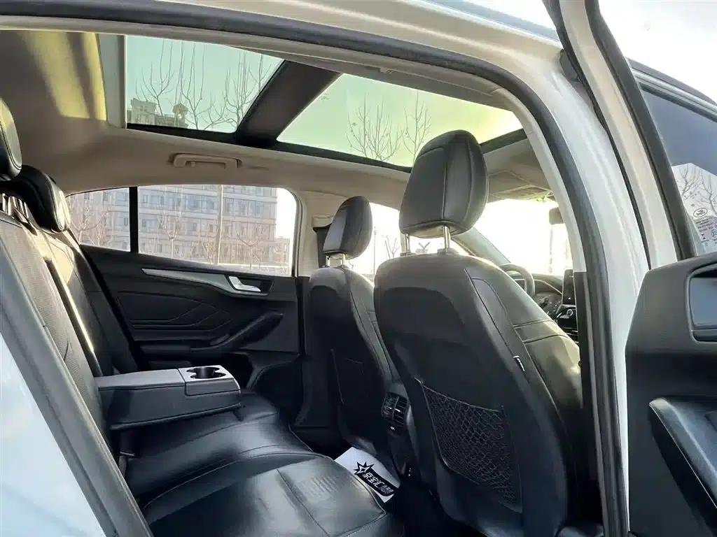 2020 Ford Focus Active EcoBoost 180 Automatic Sport Edition — миниатюра 9
