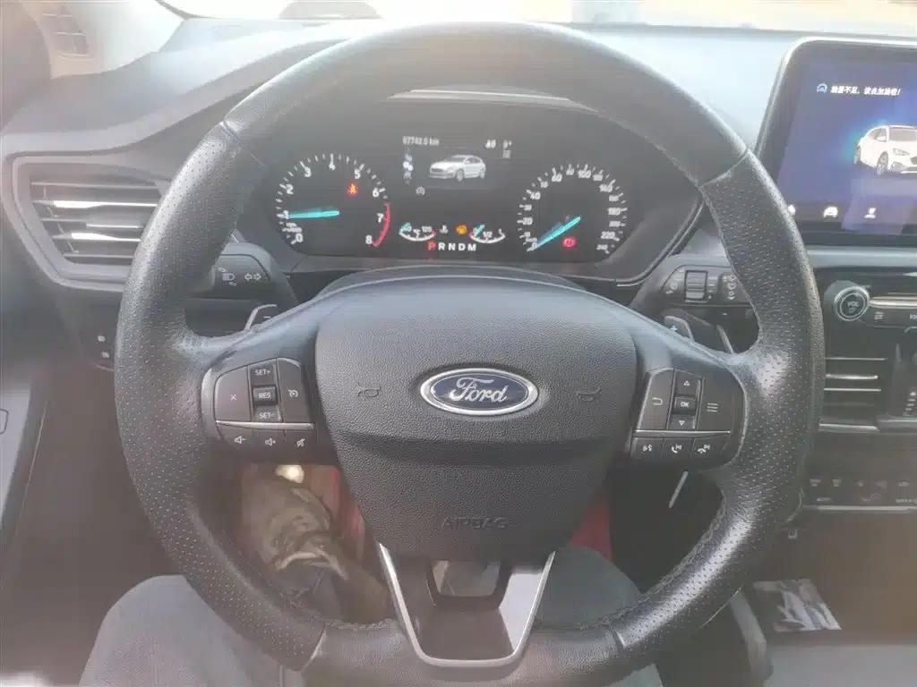Ford Focus Active 2020 EcoBoost 180 Automatic Trend Edition — миниатюра 3