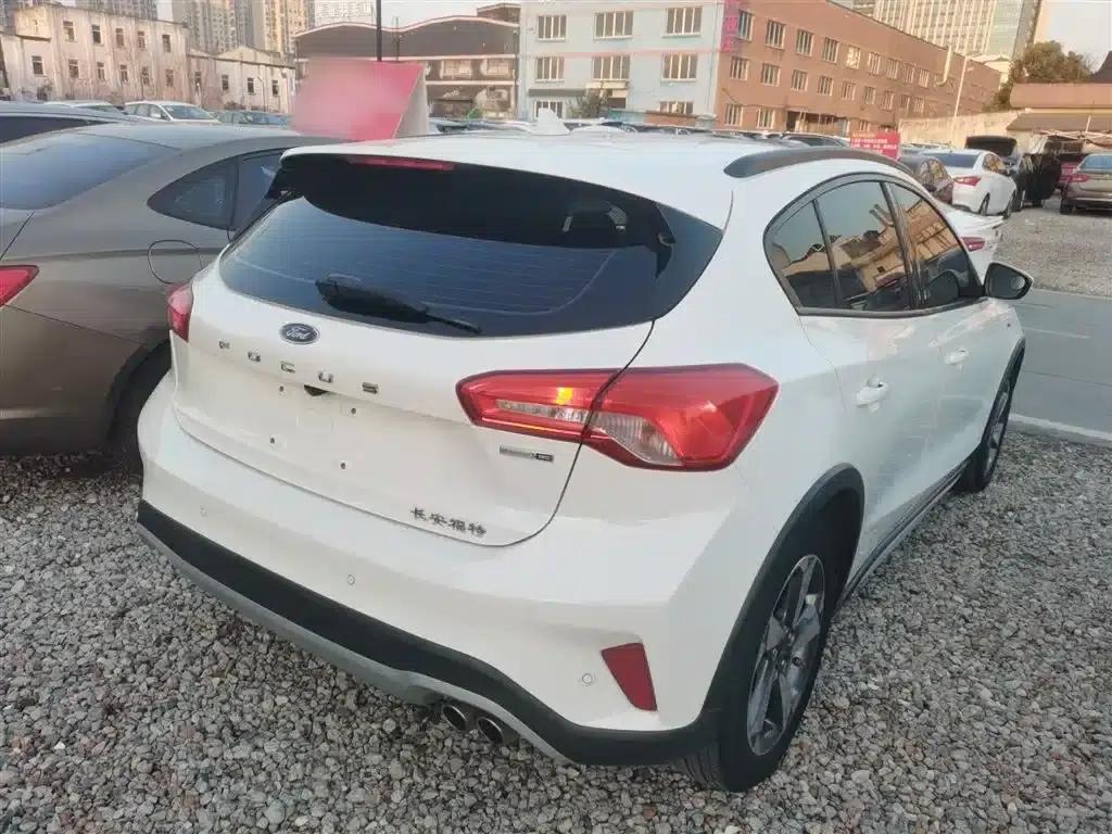 Ford Focus Active 2020 EcoBoost 180 Automatic Trend Edition — миниатюра 23
