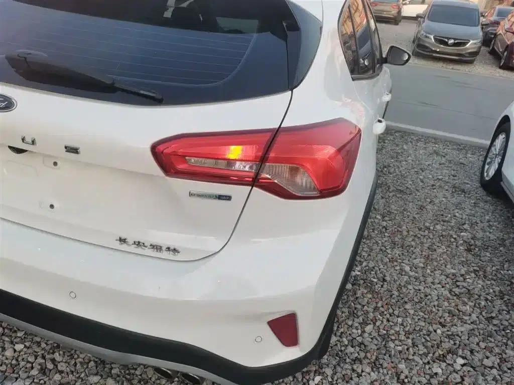 Ford Focus Active 2020 EcoBoost 180 Automatic Trend Edition — миниатюра 24