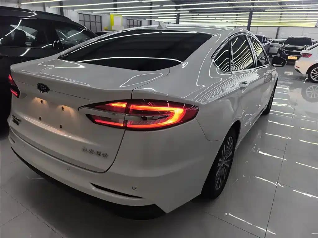 Mondeo PHEV 2018 2.0 PHEV Intelligent Control Fashion Model (National VI Emission Standard) — миниатюра 5