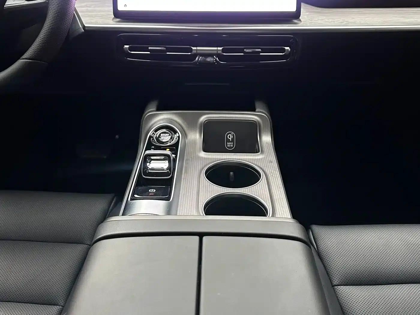 Trumpchi E8 2024 Glory Series 2.0L Glory Edition — миниатюра 13