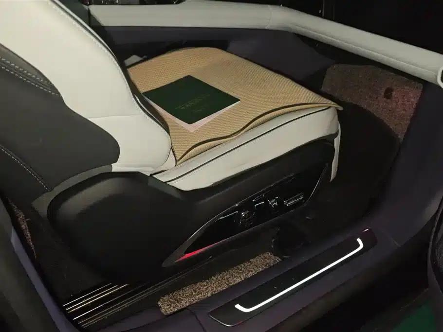 HiPhi X 2021 Founder Edition 6-seater — миниатюра 8