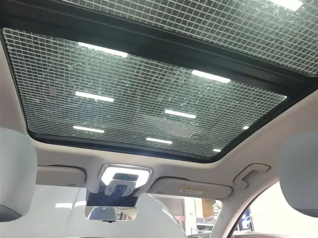 Hongqi H5 PHEV 2025 Model 170 Super Hybrid — миниатюра 18