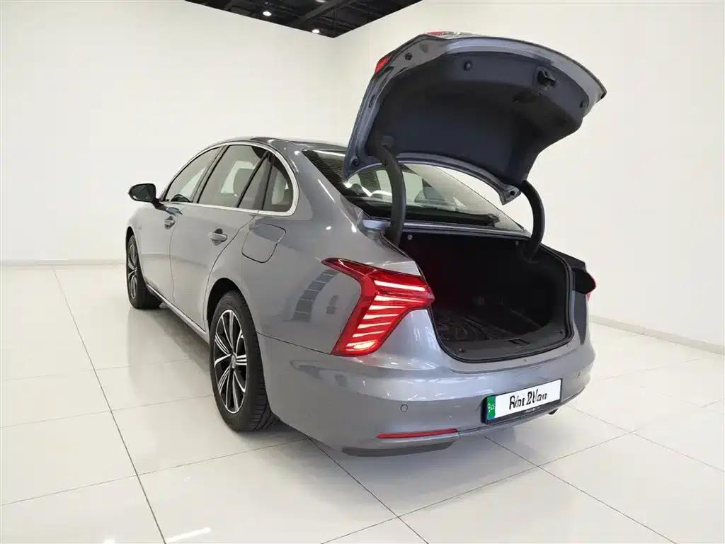 Hongqi H5 PHEV 2025 Model 170 Super Hybrid — миниатюра 5