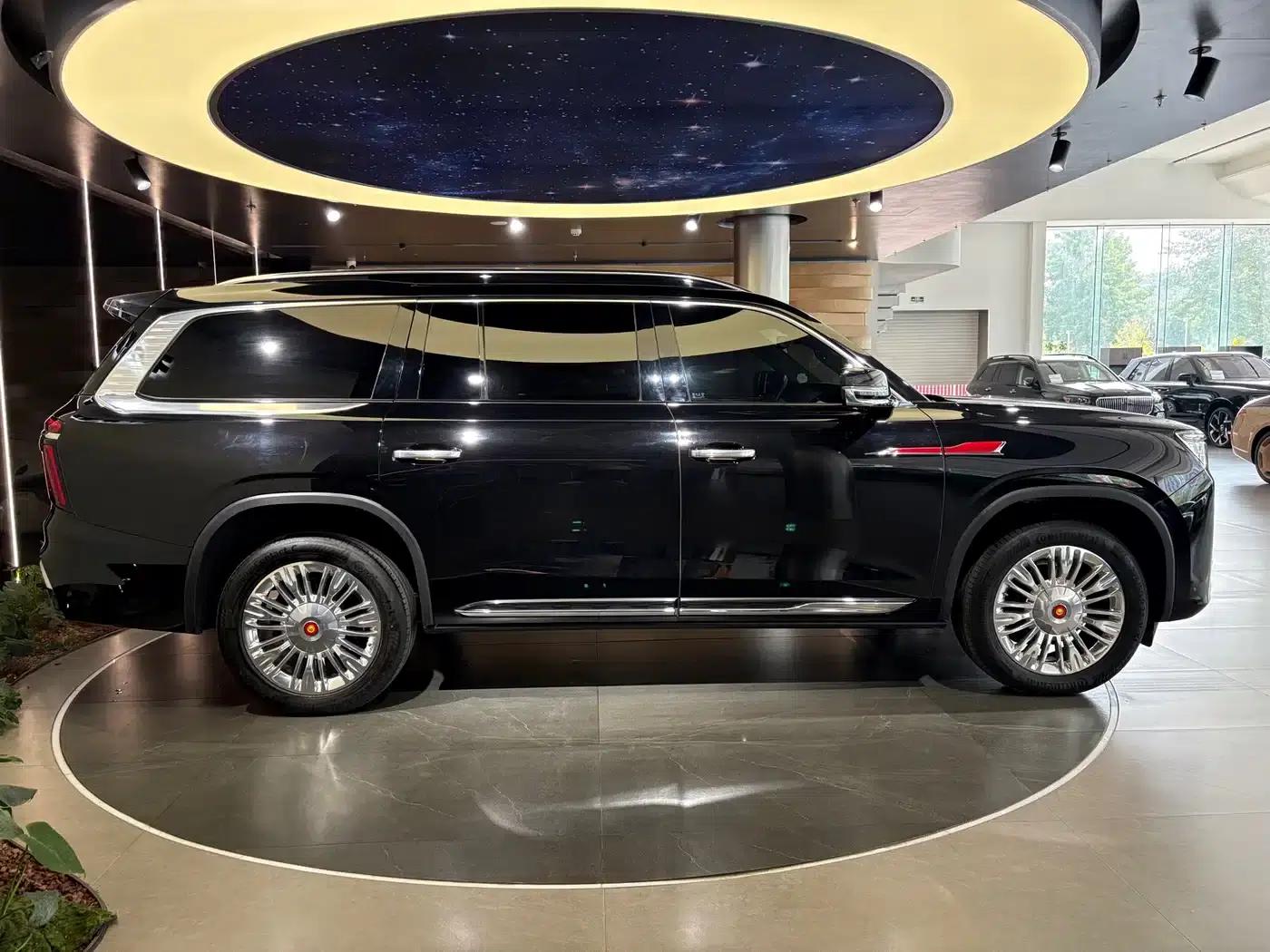 Hongqi Golden Sunflower National Glory 2022 4.0T Elegant Flagship Edition 6-seater — миниатюра 4