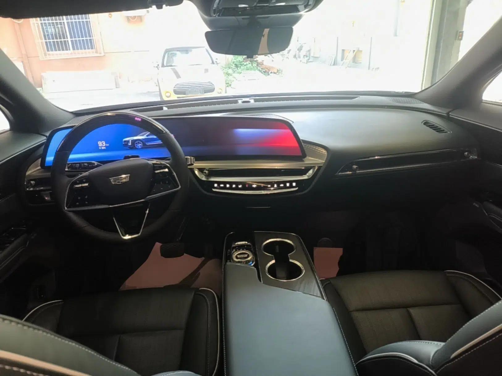 Cadillac LYRIQ 2022 Four-Wheel-Drive High-Performance Deluxe Edition — миниатюра 13