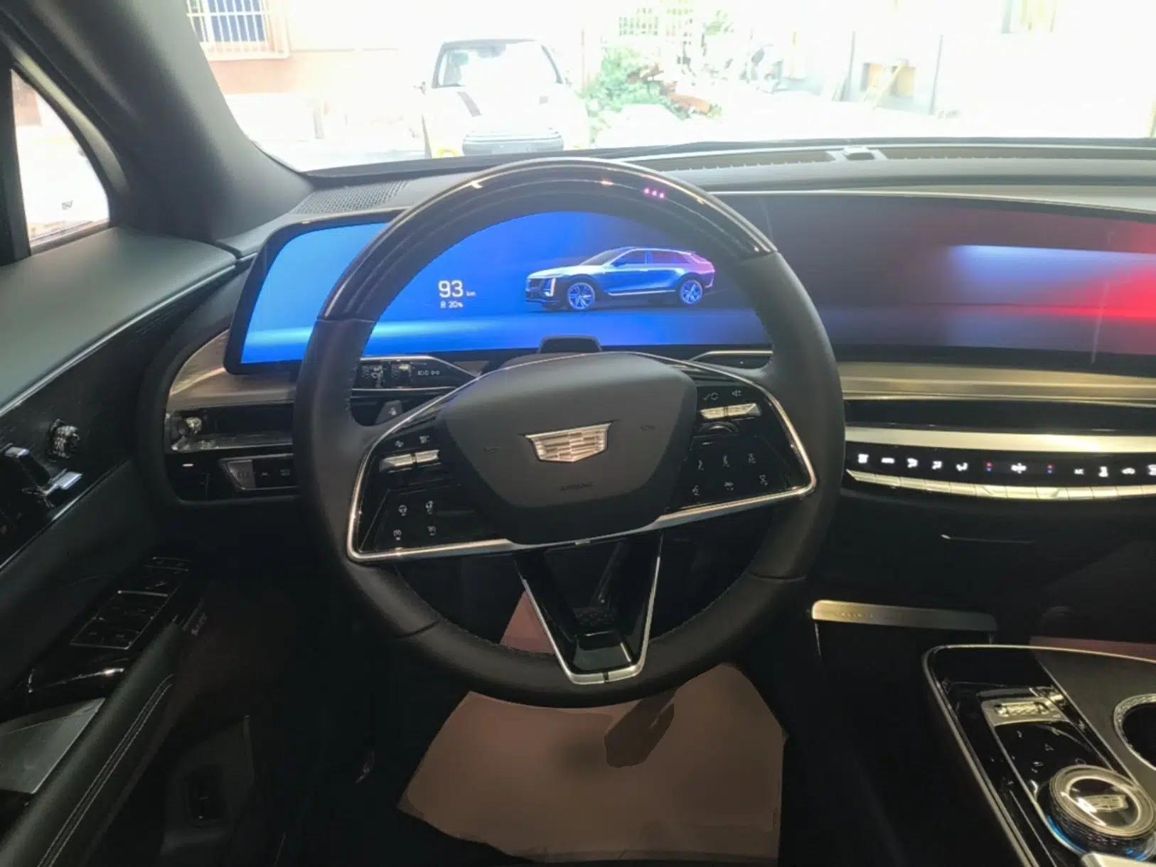 Cadillac LYRIQ 2022 Four-Wheel-Drive High-Performance Deluxe Edition — миниатюра 14