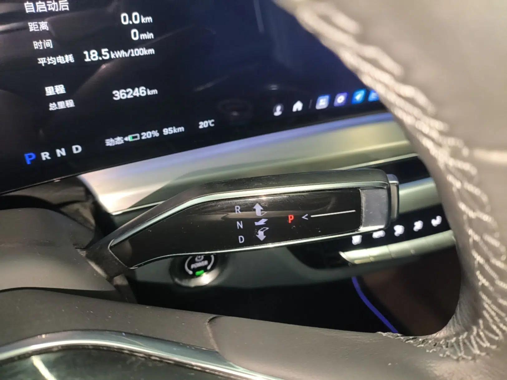 Cadillac LYRIQ 2022 Four-Wheel-Drive High-Performance Deluxe Edition — миниатюра 17