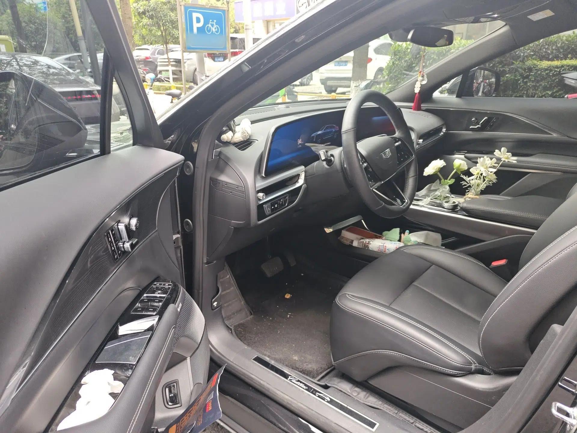 Cadillac LYRIQ 2024 Rear-Drive Standard Range Luxury Edition — миниатюра 19