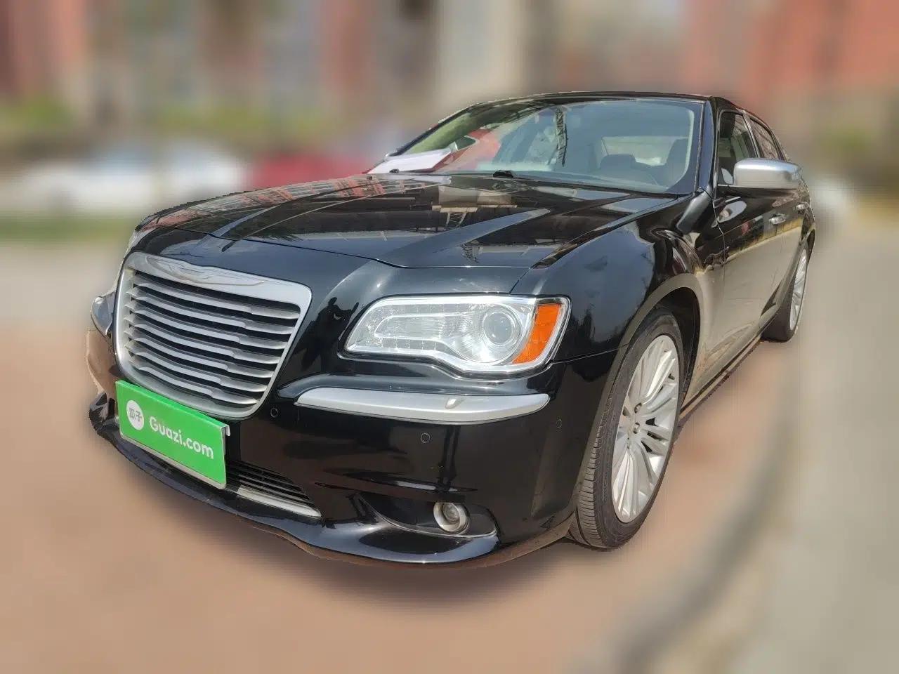 Chrysler 300C 2012 3.6L Luxury Edition — миниатюра 1
