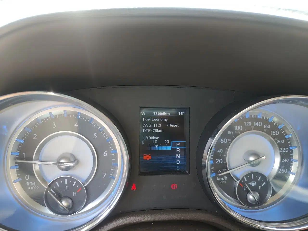 Chrysler 300C 2012 3.6L Luxury Edition — миниатюра 13