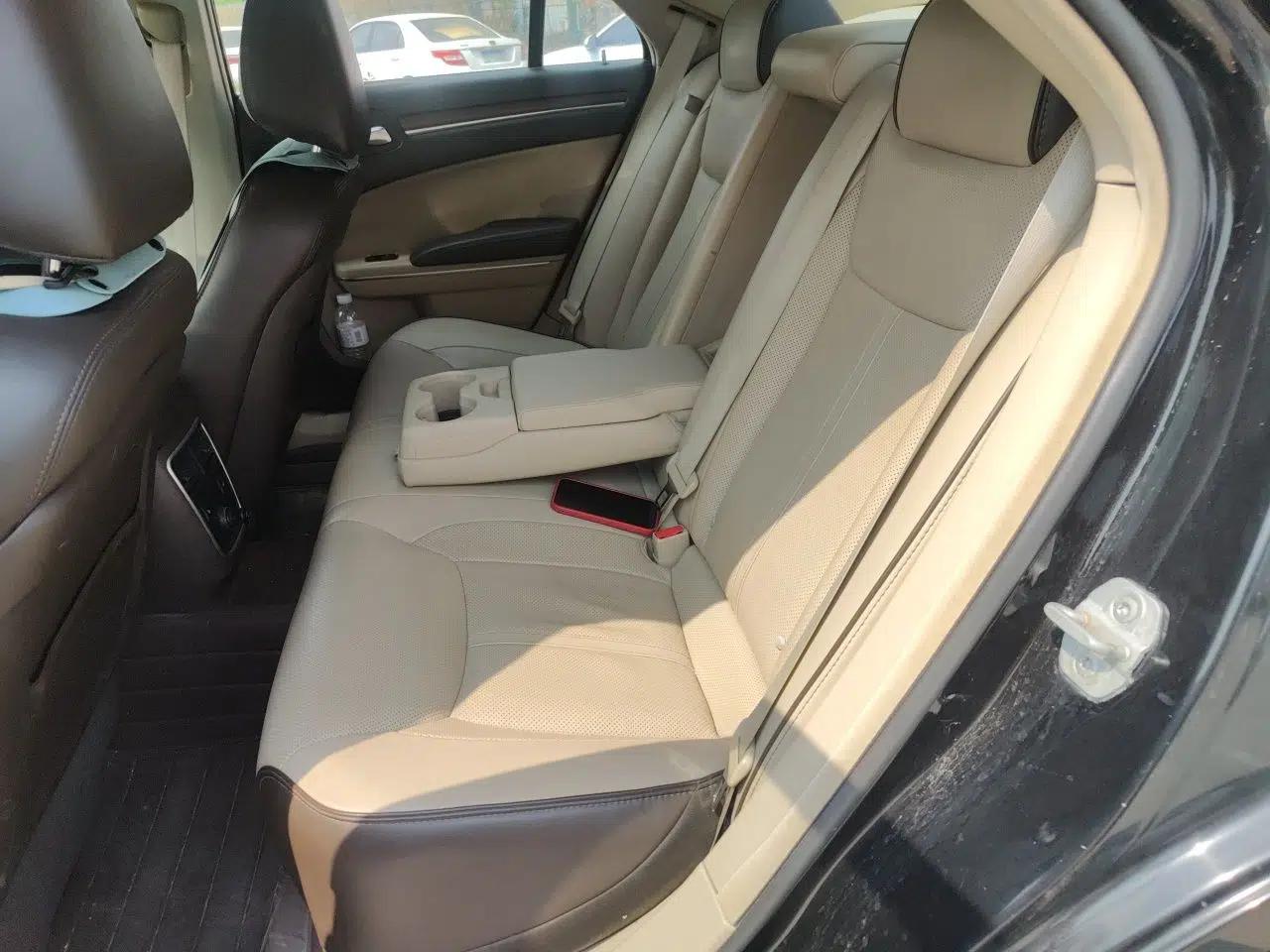 Chrysler 300C 2012 3.6L Luxury Edition — миниатюра 18