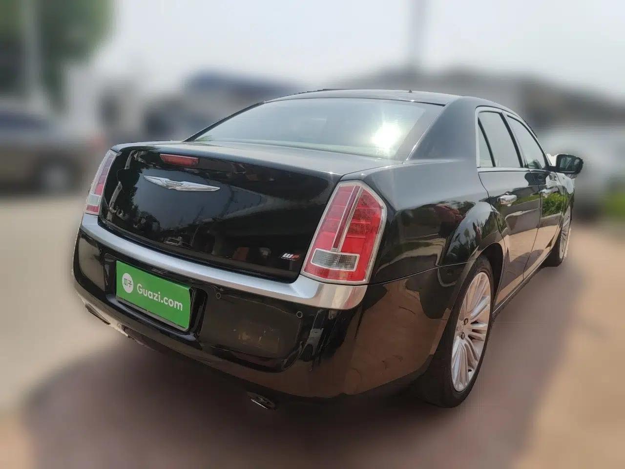 Chrysler 300C 2012 3.6L Luxury Edition — миниатюра 6