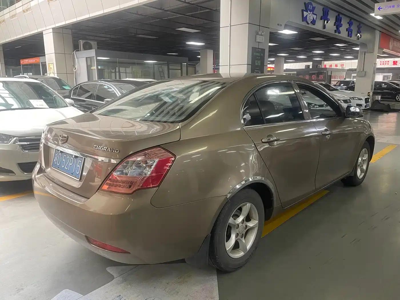 Geely Emgrand Classic 2013 Sedan 1.5L Manual Entry-Level — миниатюра 5