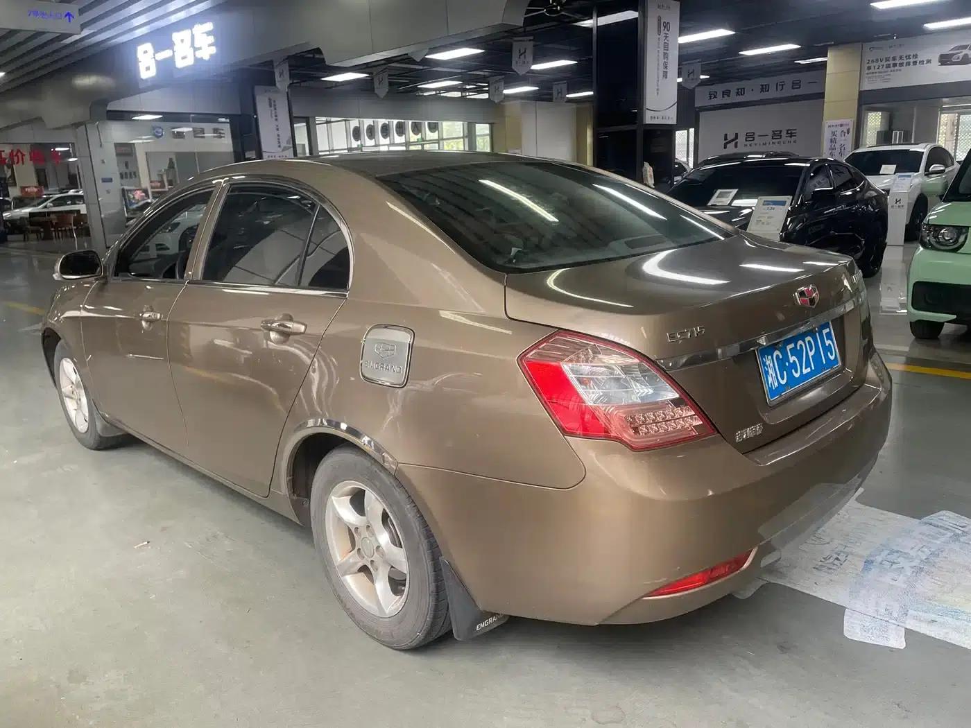 Geely Emgrand Classic 2013 Sedan 1.5L Manual Entry-Level — миниатюра 6