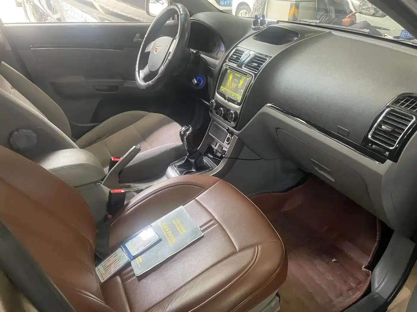 Geely Emgrand Classic 2013 Sedan 1.5L Manual Entry-Level — миниатюра 10