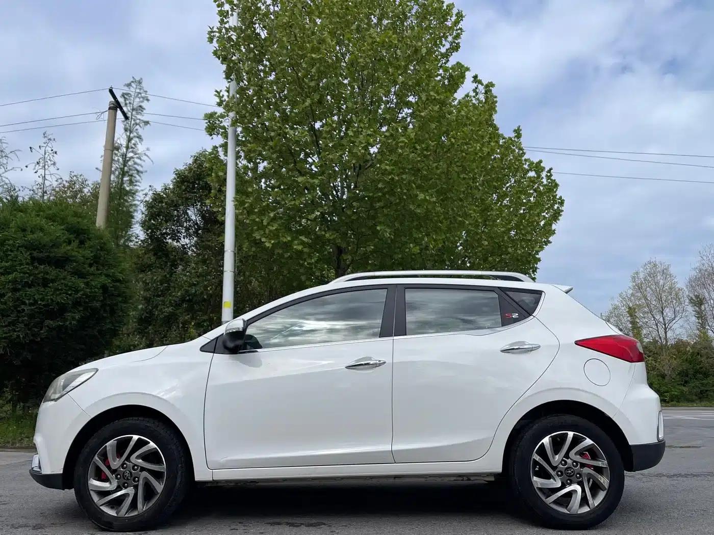 Refine S2 2015 1.5L Manual Deluxe Smart Edition — миниатюра 4