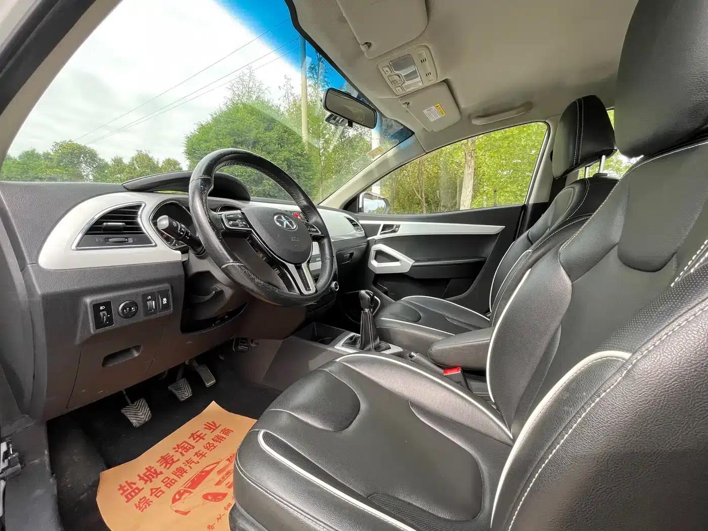 Refine S2 2015 1.5L Manual Deluxe Smart Edition — миниатюра 8
