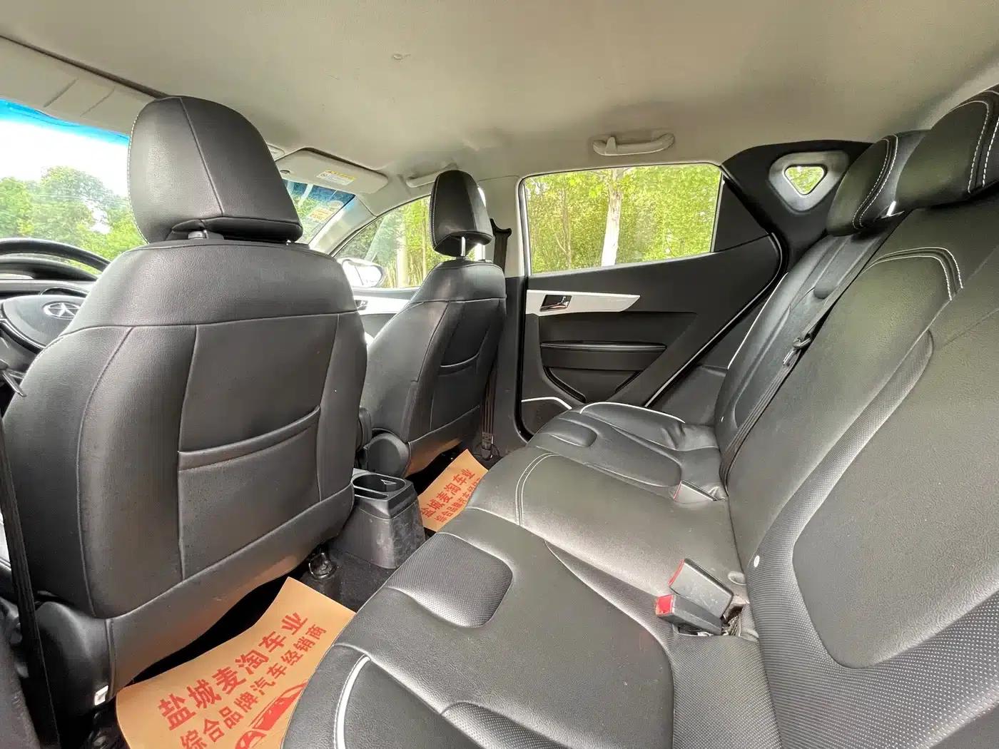 Refine S2 2015 1.5L Manual Deluxe Smart Edition — миниатюра 9