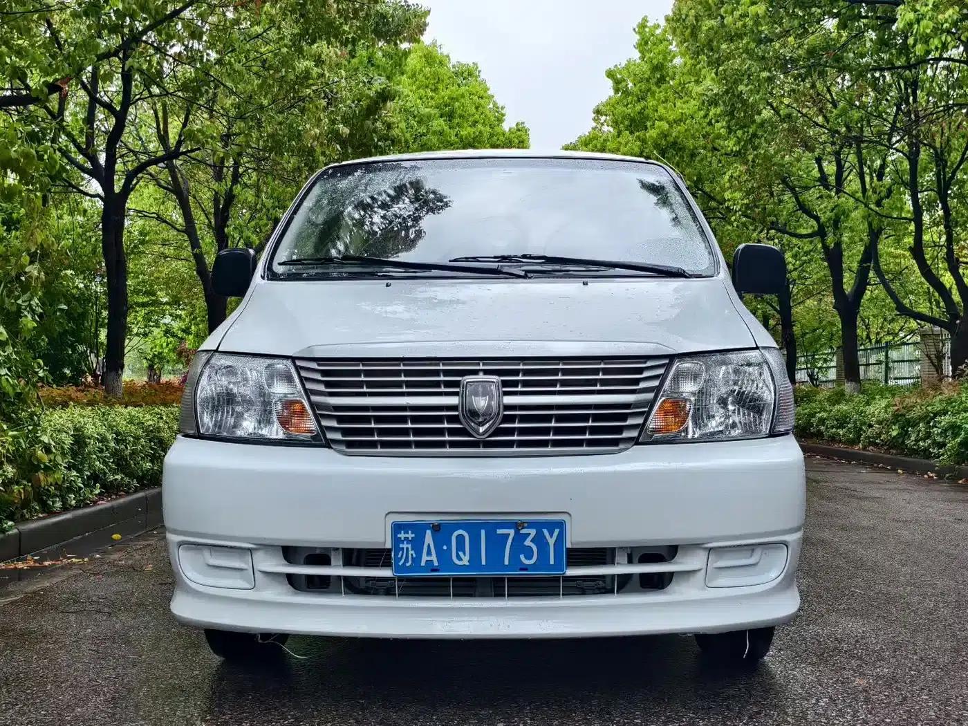 Grace 2016 2.0L Classic Edition Standard Long Wheelbase 9-Seater — миниатюра 2