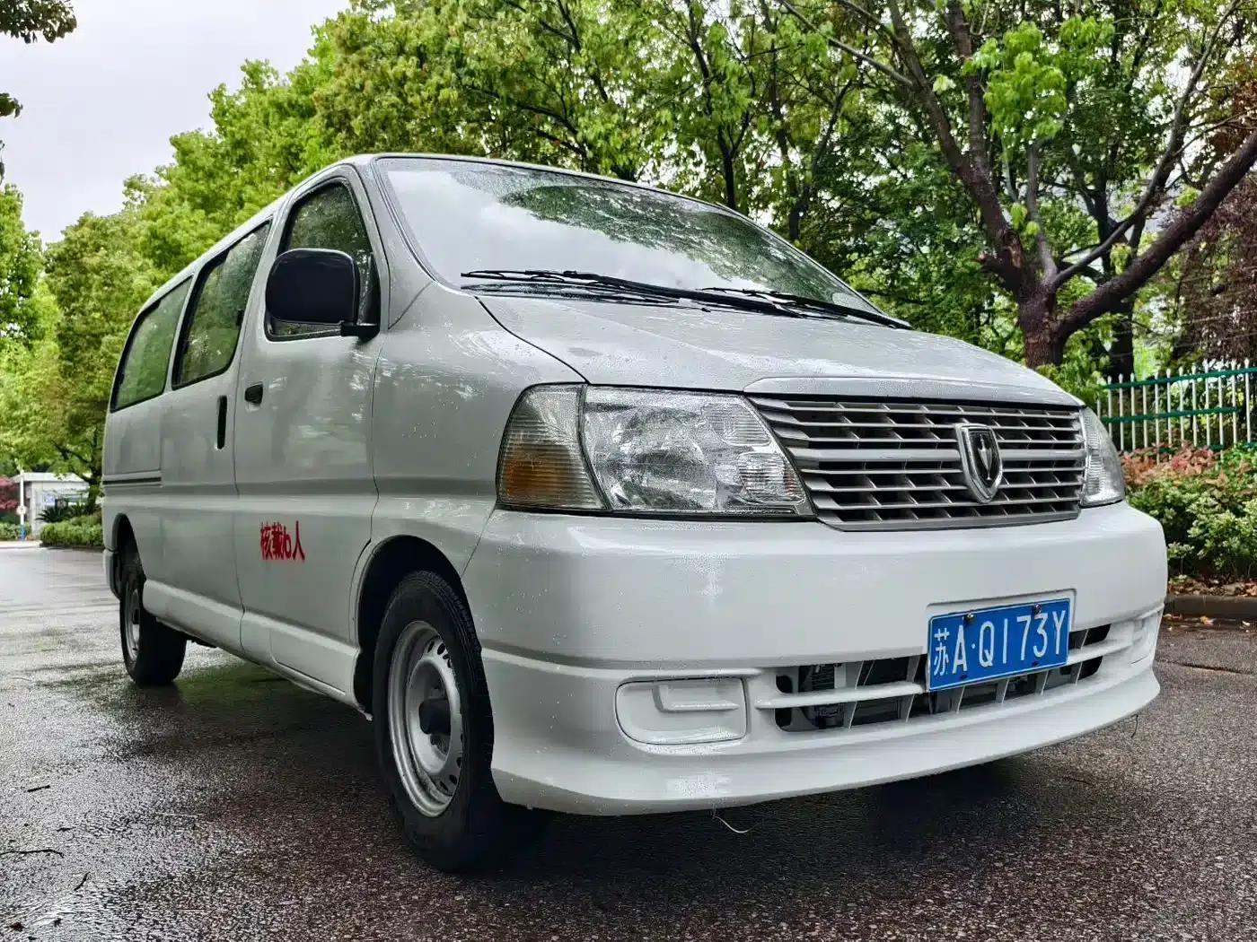 Grace 2016 2.0L Classic Edition Standard Long Wheelbase 9-Seater — миниатюра 4