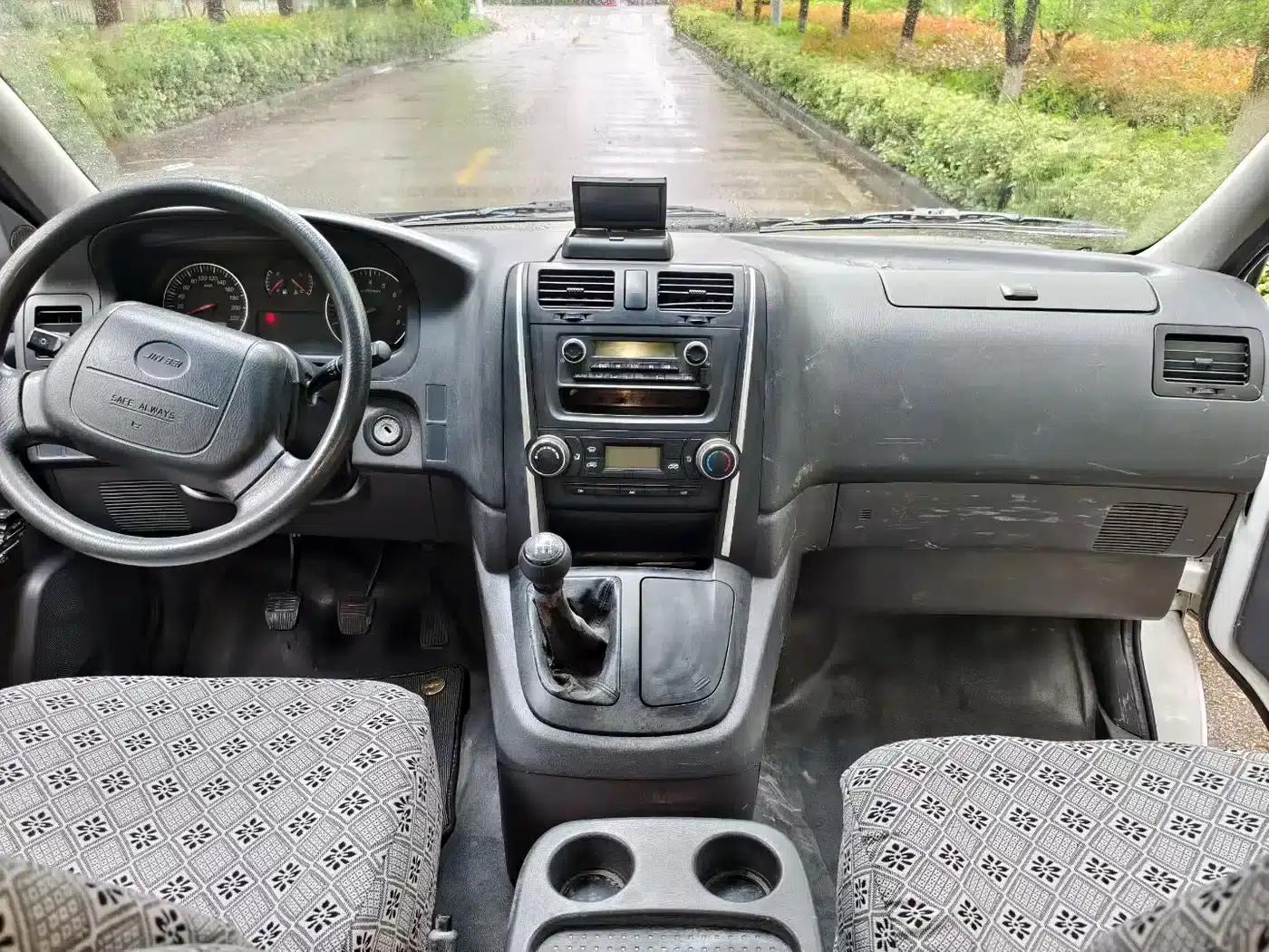 Grace 2016 2.0L Classic Edition Standard Long Wheelbase 9-Seater — миниатюра 7