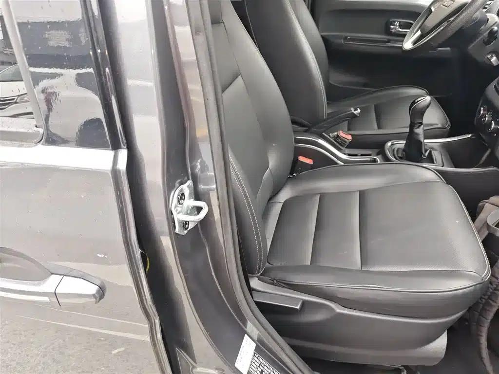 Golden Sea Lion Classic 2021 Model 1.5L Passenger Van Touring Lion 6-Seater — миниатюра 21