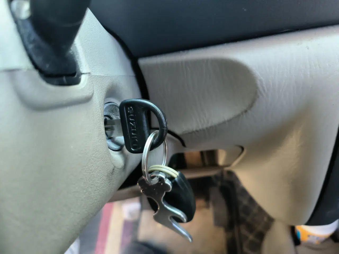 Suzuki Wagon R 2011 1.4L Manual Standard Type 1 — миниатюра 9