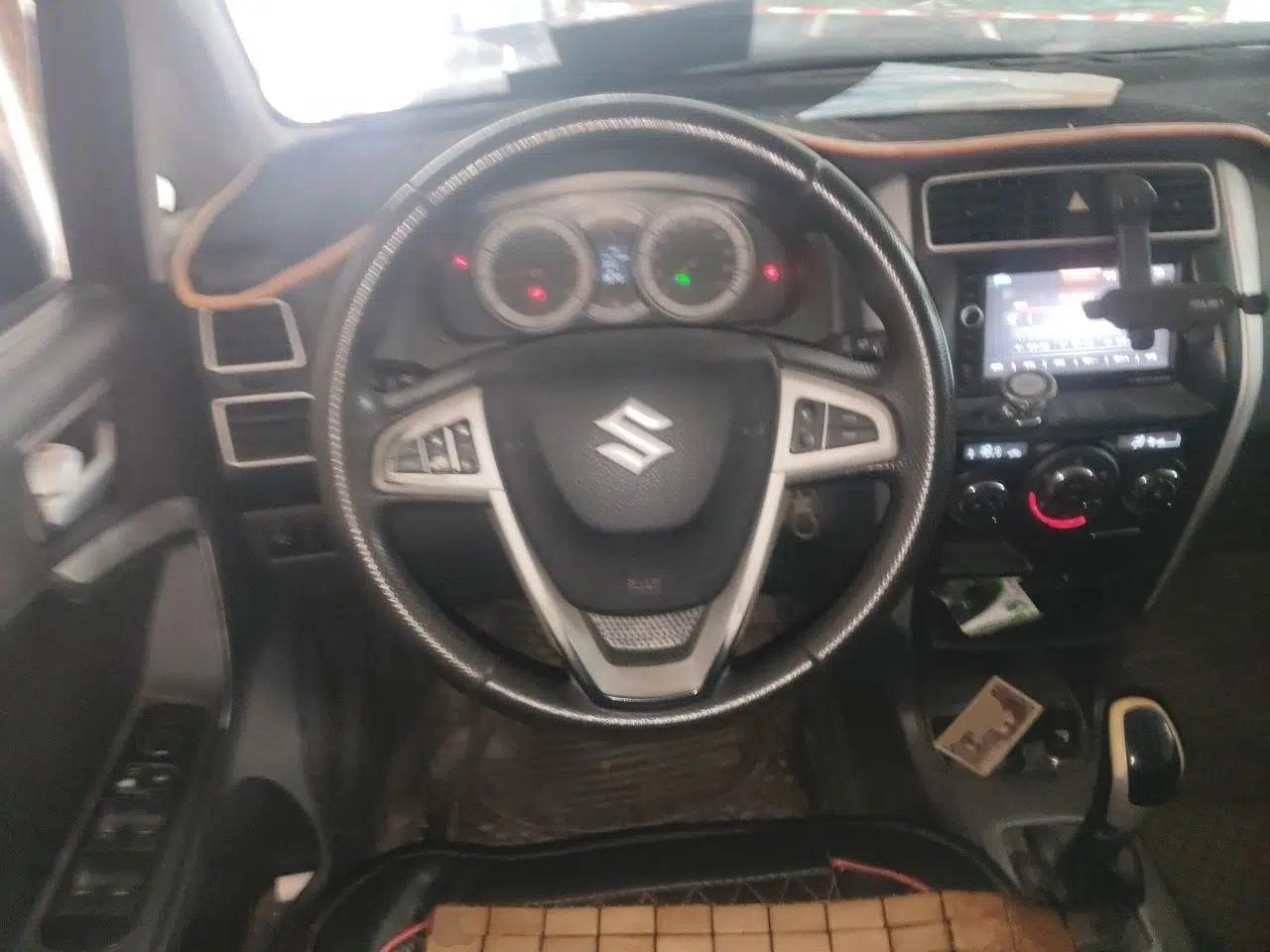 Suzuki Liana A6 2015 Hatchback 1.4L Manual Enjoyment Model — миниатюра 11