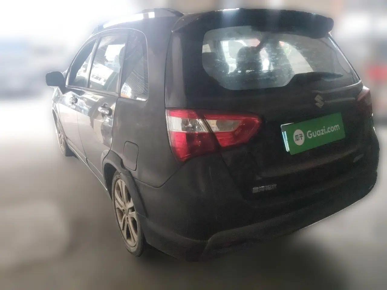 Suzuki Liana A6 2015 Hatchback 1.4L Manual Enjoyment Model — миниатюра 4