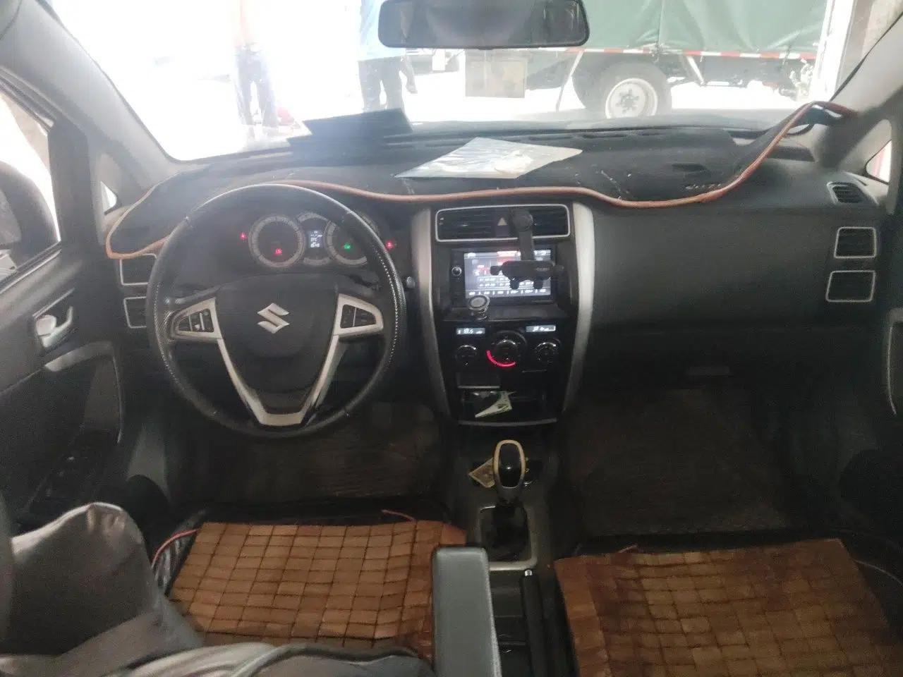 Suzuki Liana A6 2015 Hatchback 1.4L Manual Enjoyment Model — миниатюра 10