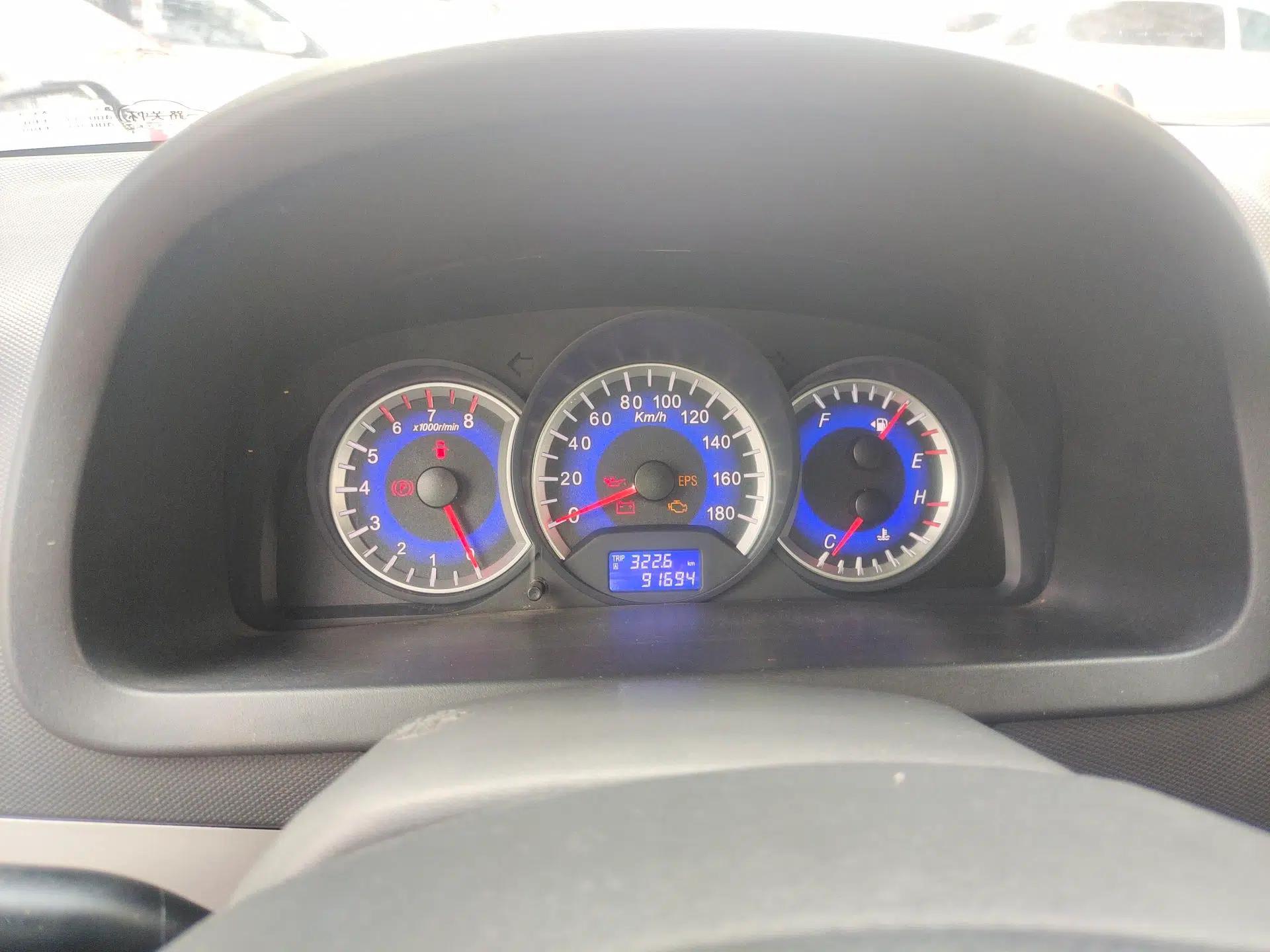 Suzuki Wagon R X5 2013 Cruise Edition 1.4L VVT Luxury Model China IV Standard — миниатюра 12