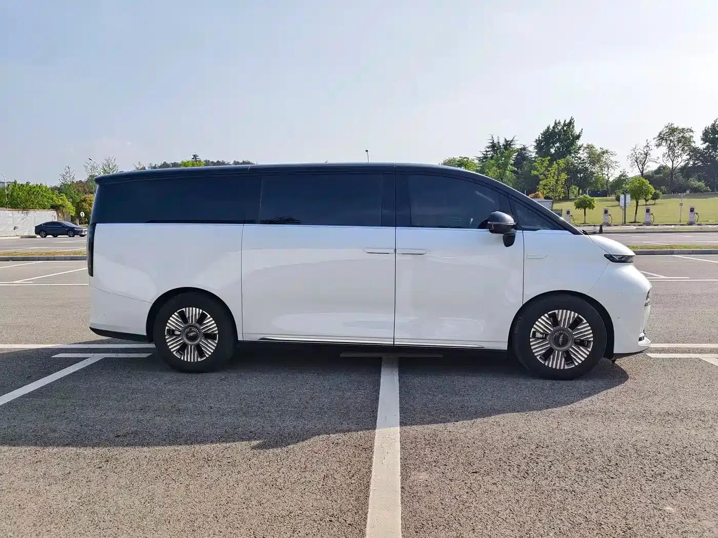 Wingzhen L380 2024 Model, 140-degree, 6-seater, 4WD Ultra — миниатюра 4