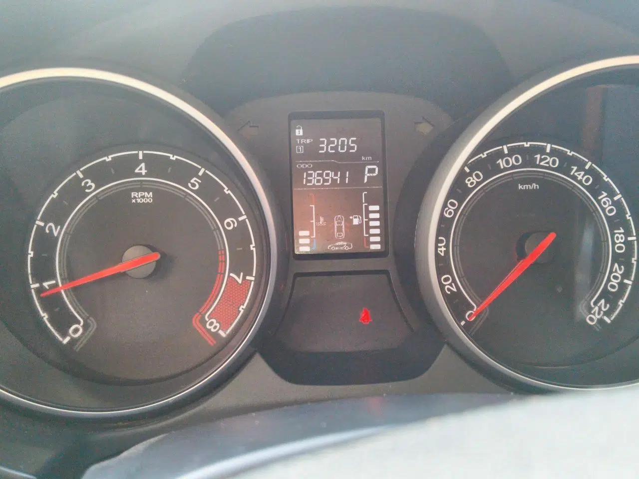 MG GT 2016 1.5T Automatic Value-Added Luxury Edition — миниатюра 12