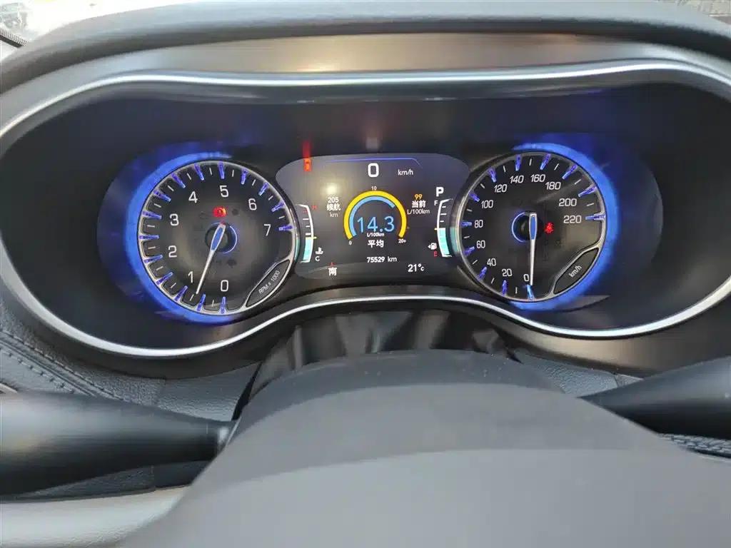 2017 Imported Grand Voyager 3.6L Premium Edition — миниатюра 4
