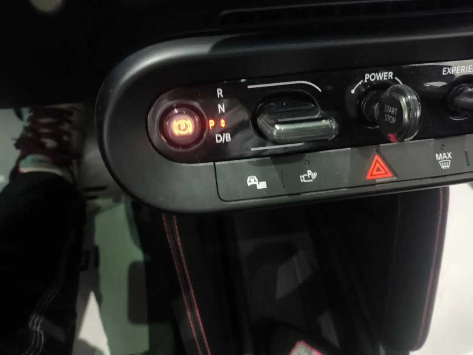 MINI Electric COOPER JCW 2025 JOHN COOPER WORKS — миниатюра 16