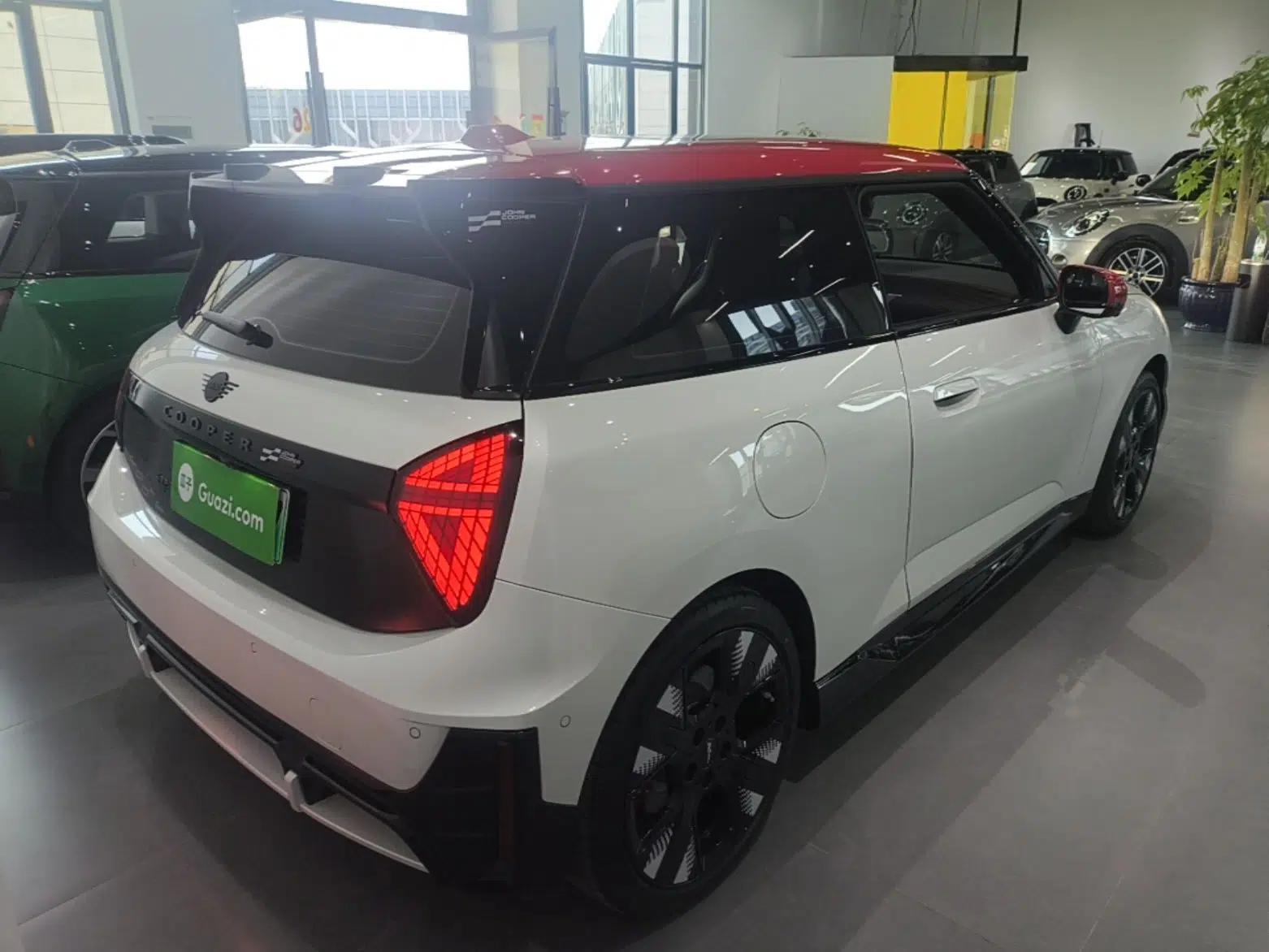MINI Electric COOPER JCW 2025 JOHN COOPER WORKS — миниатюра 4