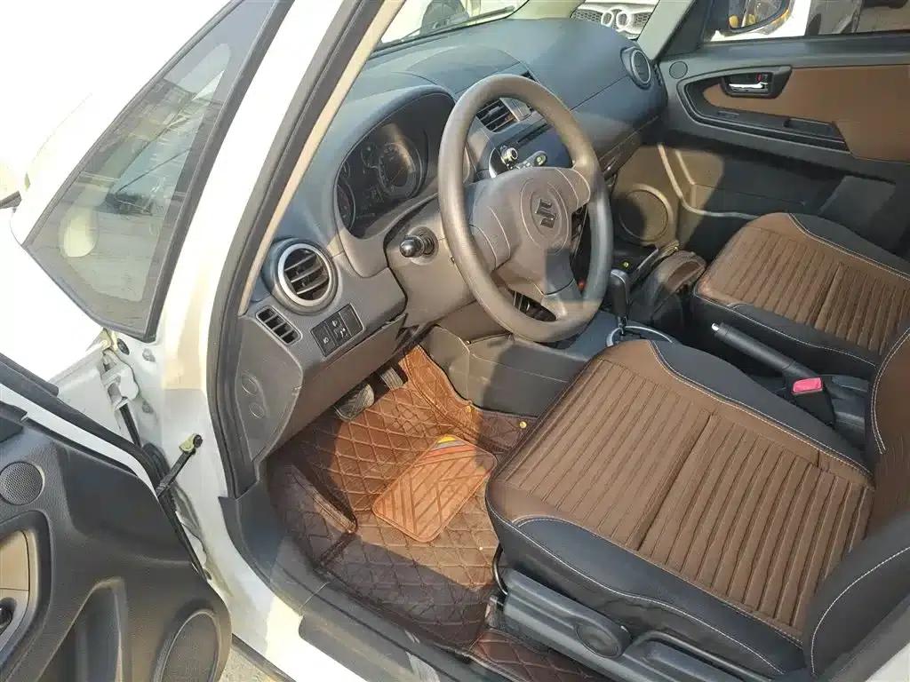 SX4 2013 1.6L Automatic Cool Edition — миниатюра 12