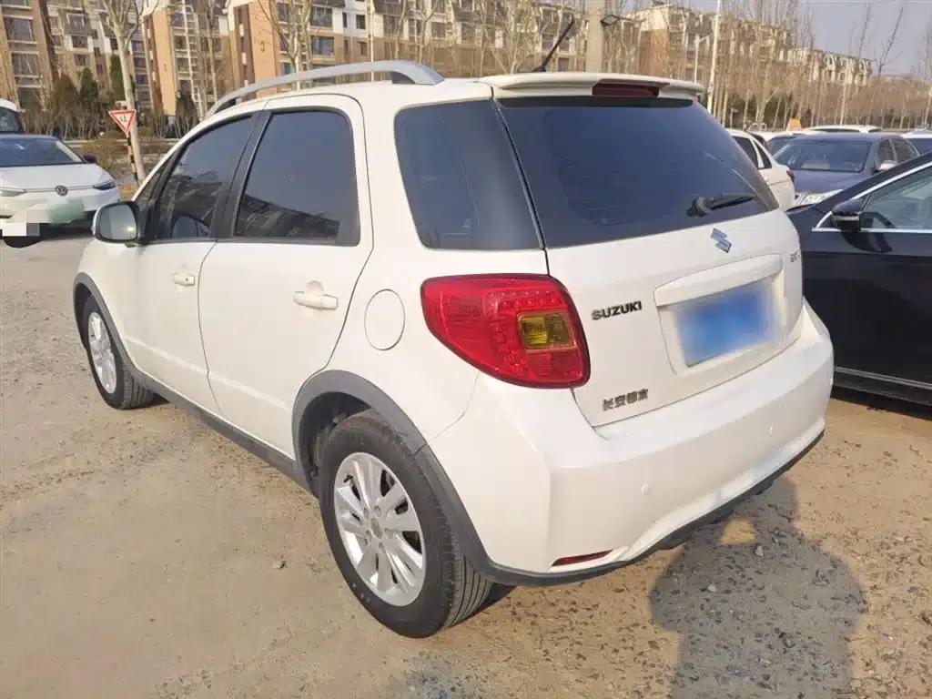 SX4 2013 1.6L Automatic Cool Edition — миниатюра 23