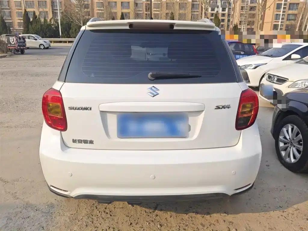SX4 2013 1.6L Automatic Cool Edition — миниатюра 4