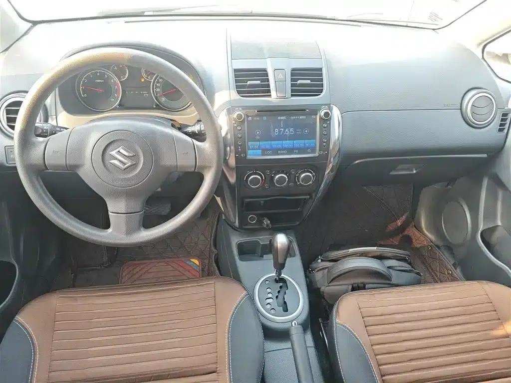 SX4 2013 1.6L Automatic Cool Edition — миниатюра 6
