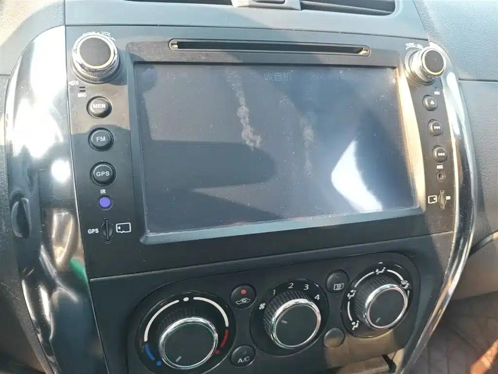 SX4 2013 1.6L Automatic Cool Edition — миниатюра 9