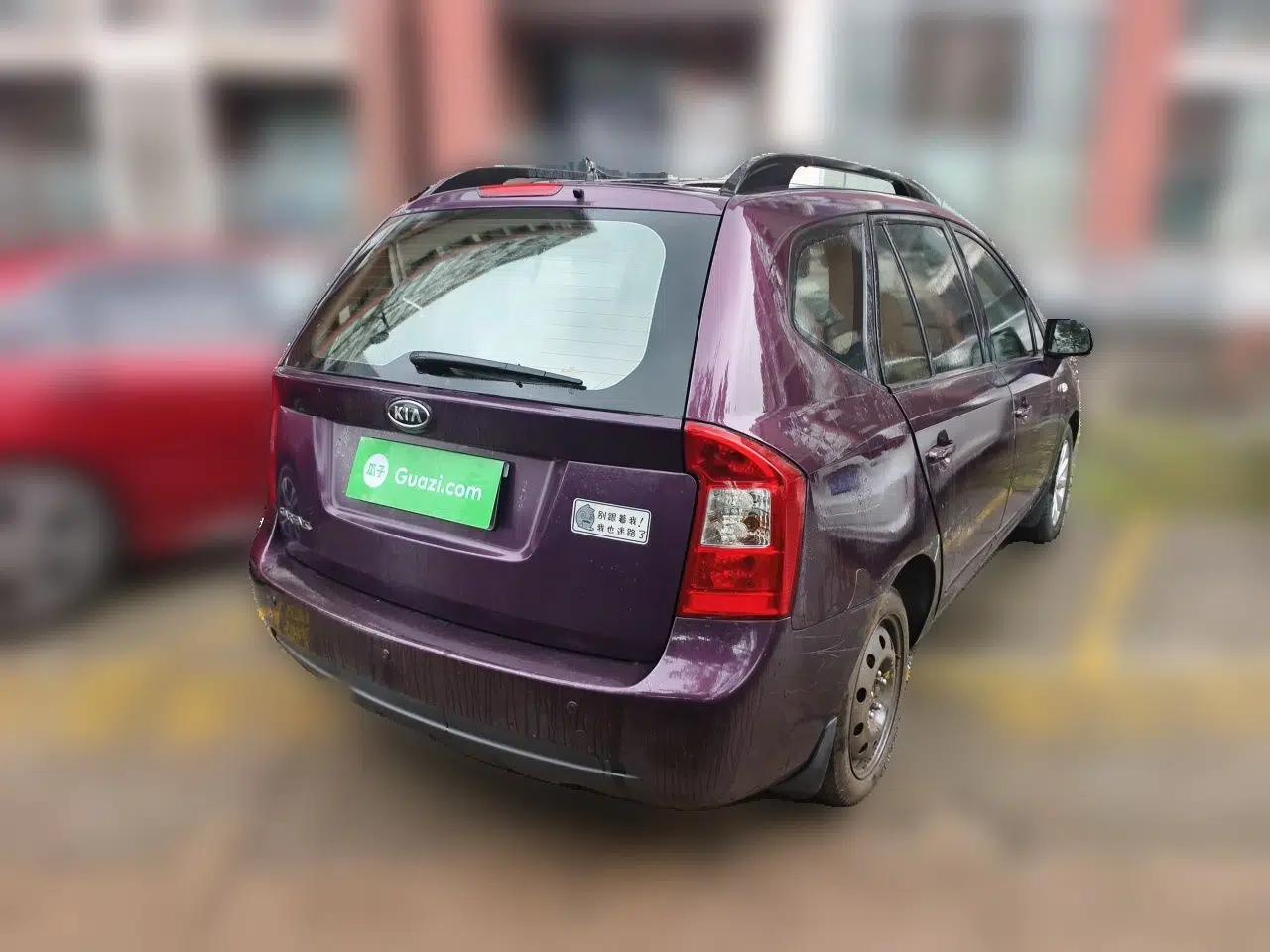 Kia Carens 2011 2.0L 7-Seater Automatic Standard Edition — миниатюра 6