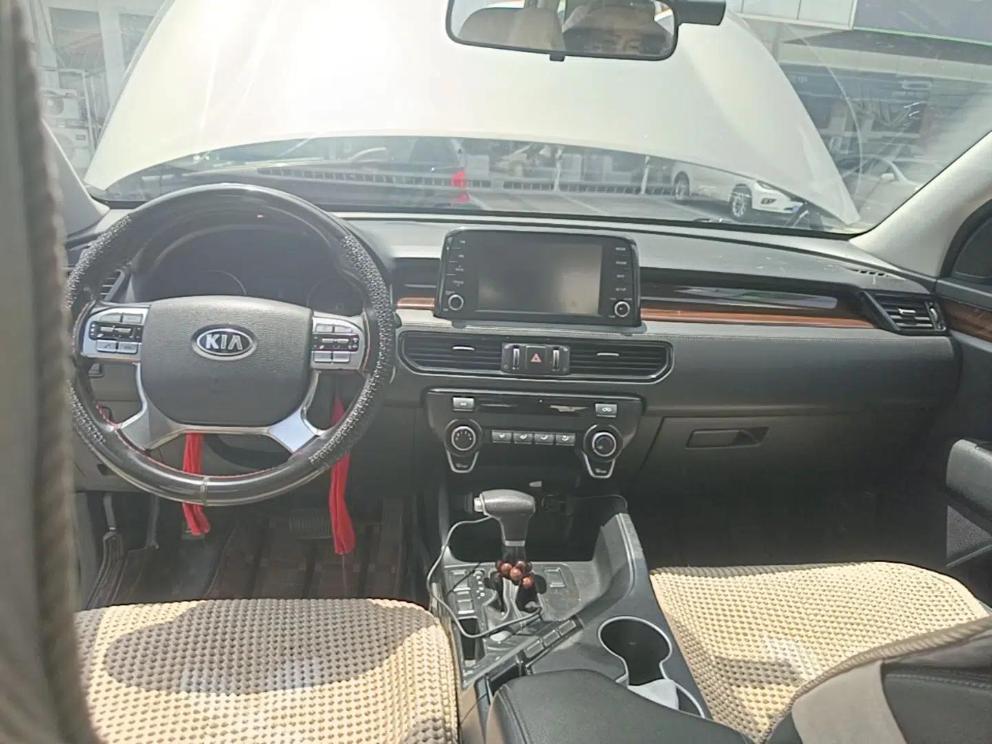 Kia KX7 2017 2.0L Automatic 2WD GLS 5-Seater — миниатюра 12
