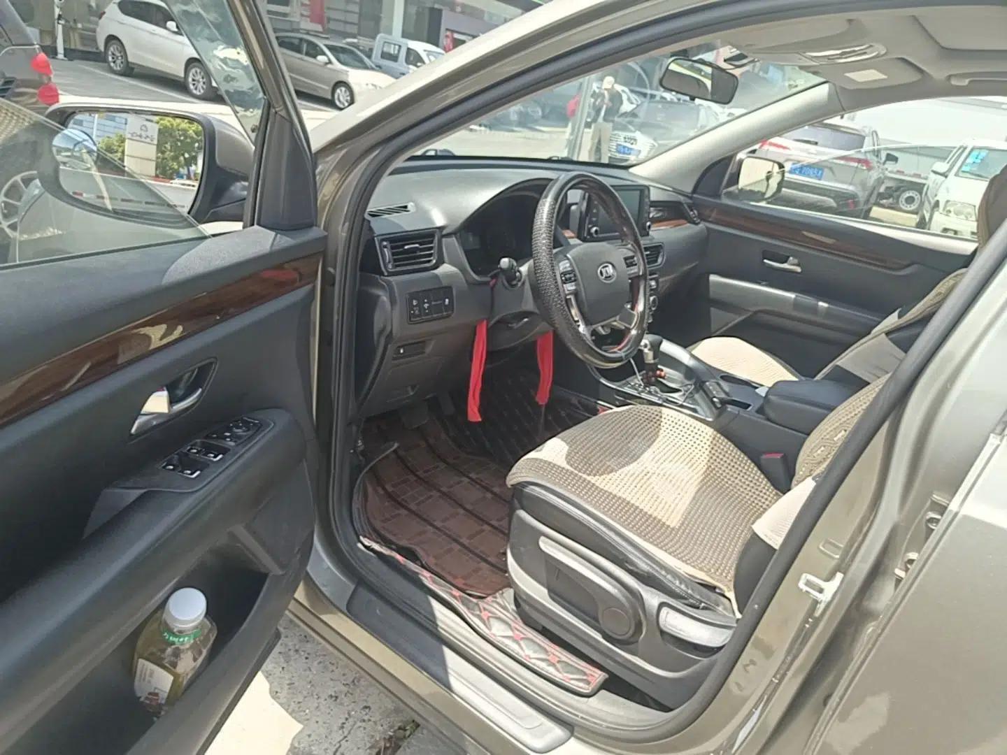 Kia KX7 2017 2.0L Automatic 2WD GLS 5-Seater — миниатюра 18