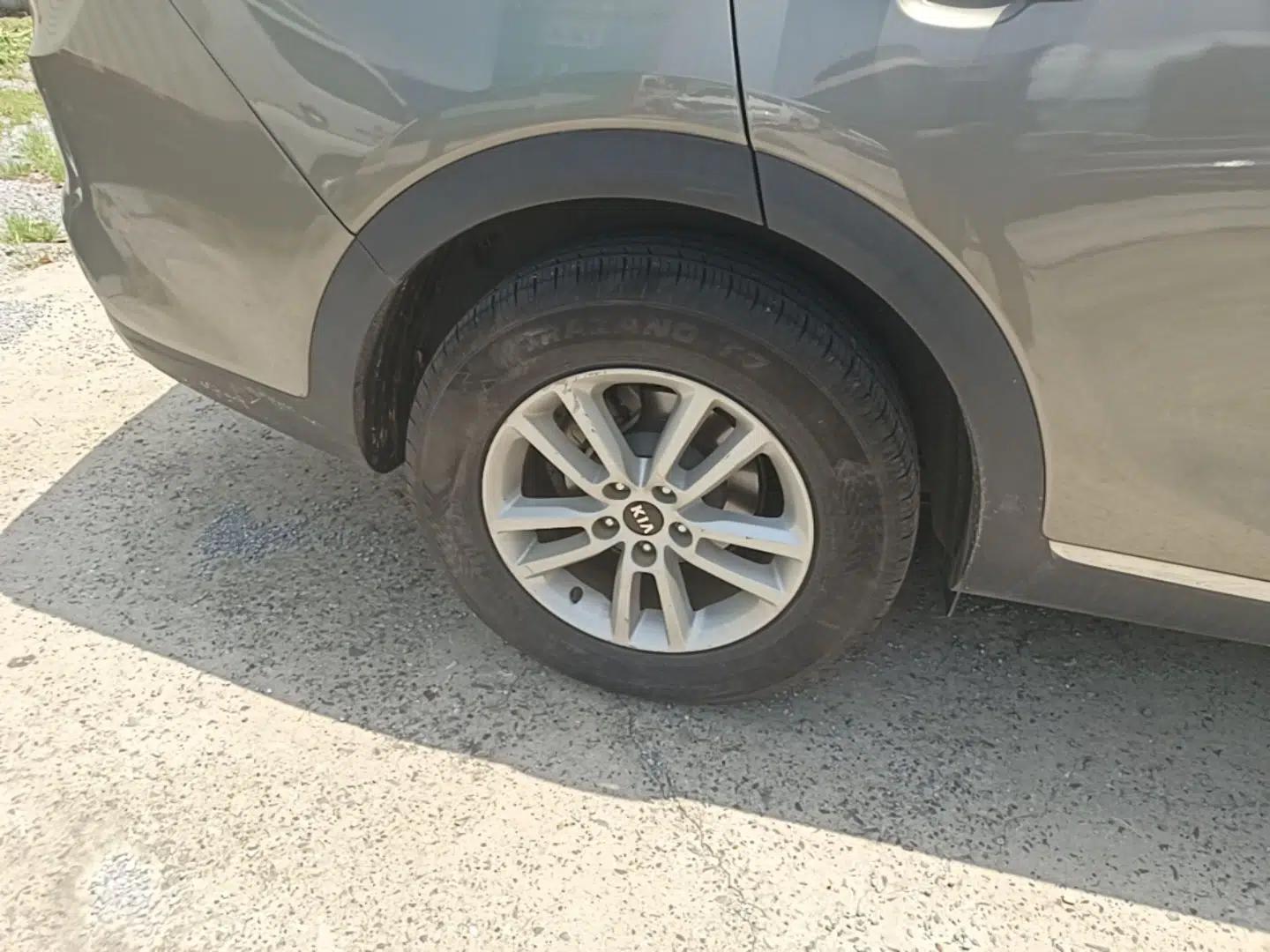 Kia KX7 2017 2.0L Automatic 2WD GLS 5-Seater — миниатюра 10